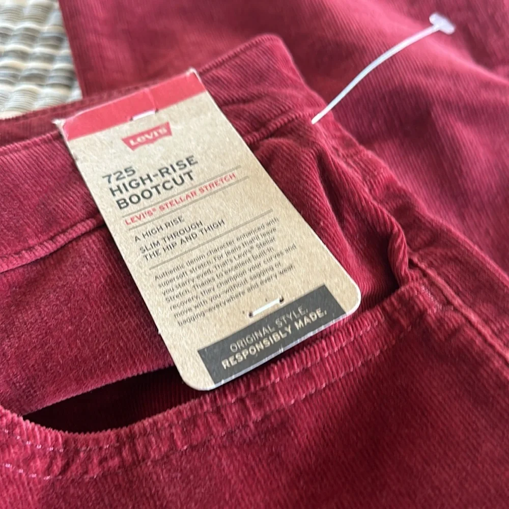 NWT LEVI'S  725 High Rise Bootcut Corduroy Jeans Color:  Syrah - Red